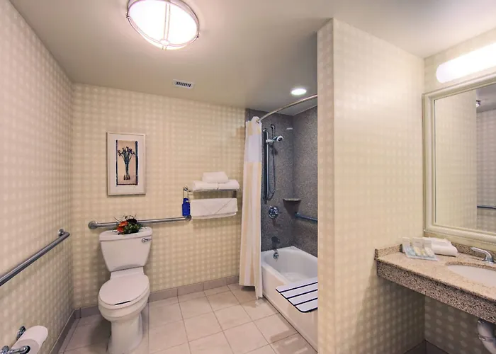 Hilton Garden Hotel 3*